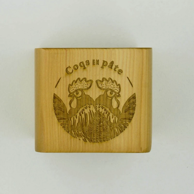 10 X Porte-additions Personnalisés Avec Votre Logo Par Gravure Laser En Bois Modèle Cube - Hôtel Restaurant 4 10 X Porte-additions Personnalisés Avec Votre Logo Par Gravure Laser En Bois Modèle Cube - Hôtel Restaurant – Image 4