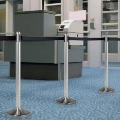 Lot De 2 Poteaux D'accueil à Corde Rétractable Noire -Déco Bistro Pas Cher Magasin lot de 2 poteaux d accueil a corde retractable noire 2